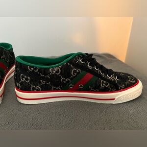 Gucci, tennis 1977, size 39.5, with dust bags and box, and spare laces